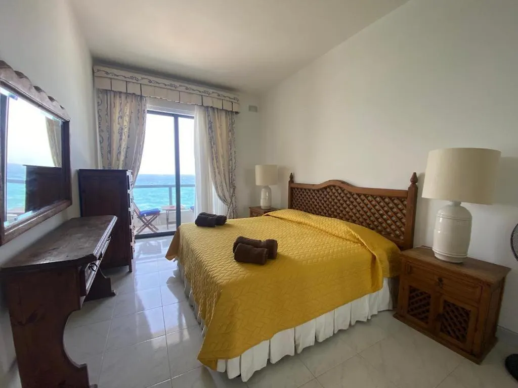 Sliema Seafront Apartment 0*,  Malta